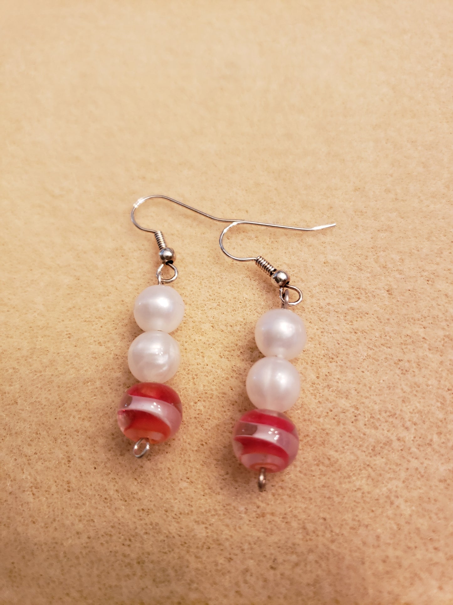 10E Double Pearl Red Stripe Earrings
