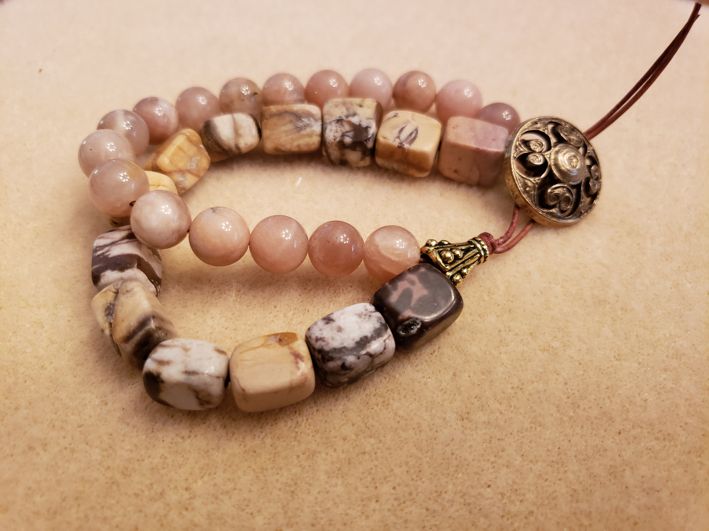 520B Antique Gold Button Bracelet