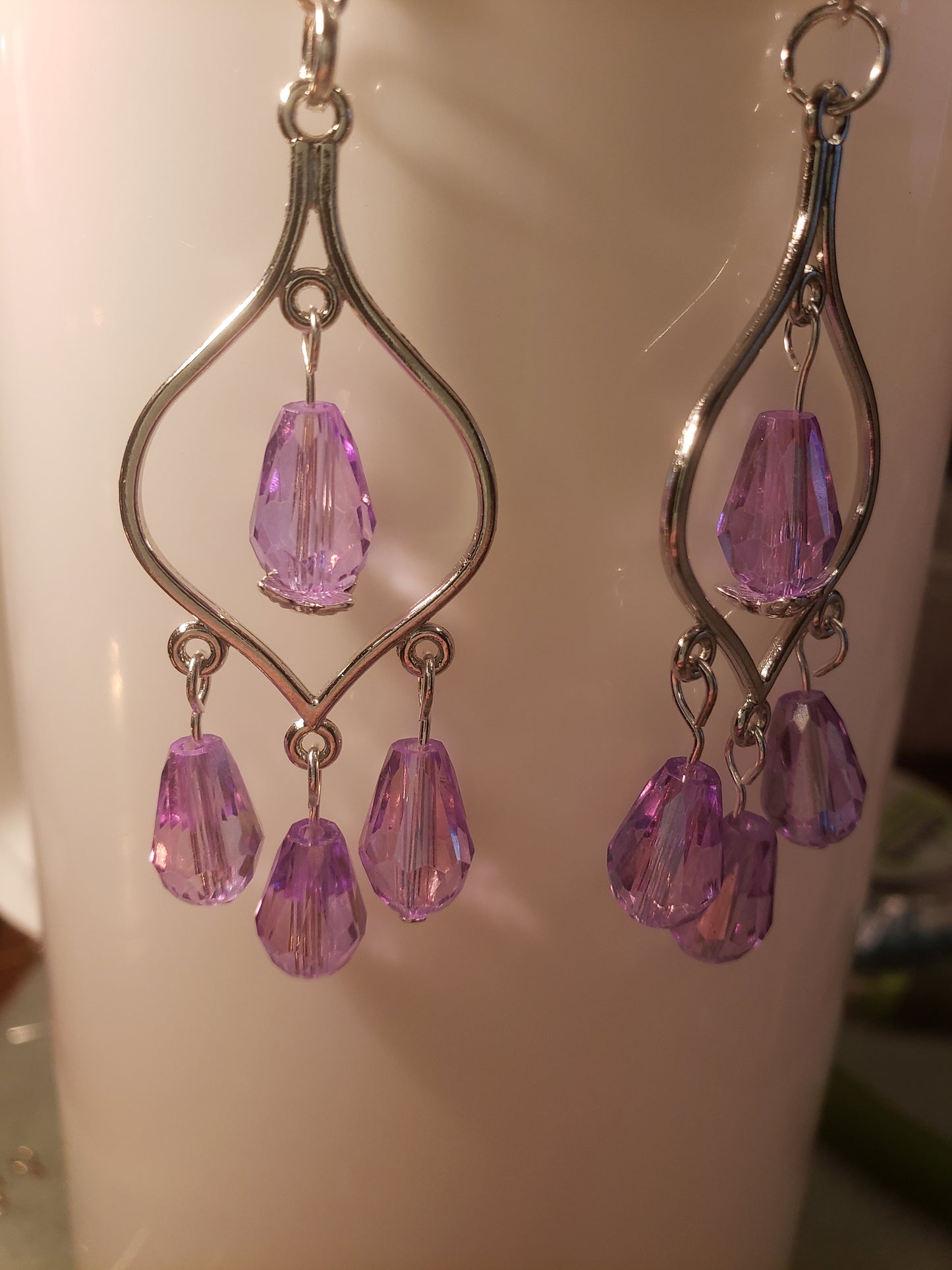 160E Purple dangle earrings