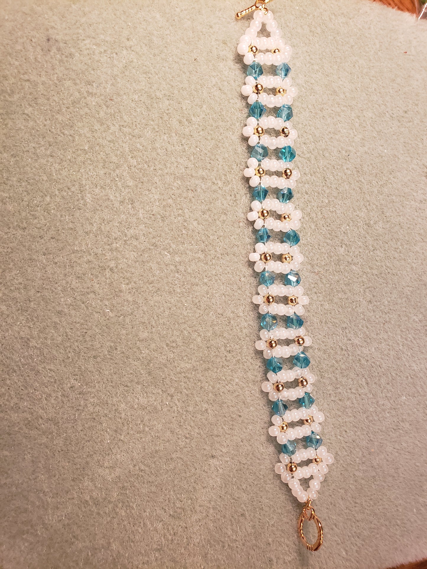 560B Crystals & Pearls Bracelet