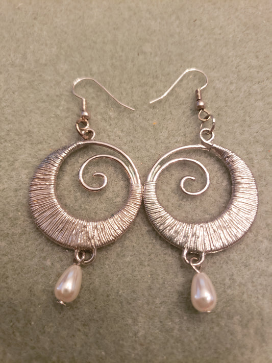 57E Silver Curl with Pearl Earrings