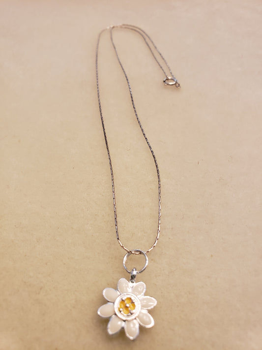 998N Dainty Daisy Necklace