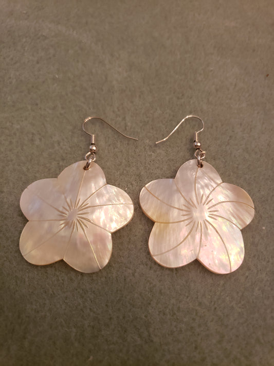 54E Flower Shell Earrings