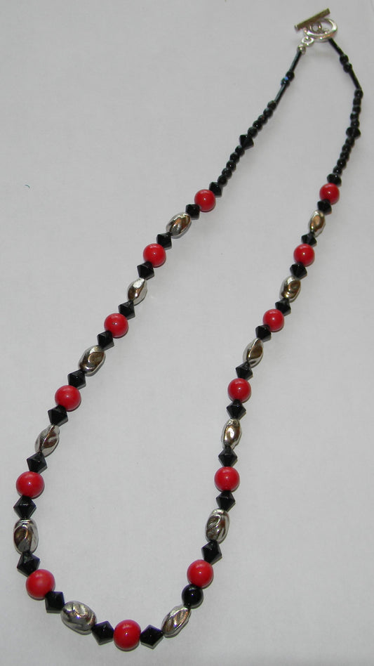 1072NE Red and Black Necklace with Hoops Set